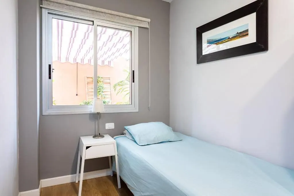 Calido Apartamento, Piscina, Wi-Fi 坎德拉里亚