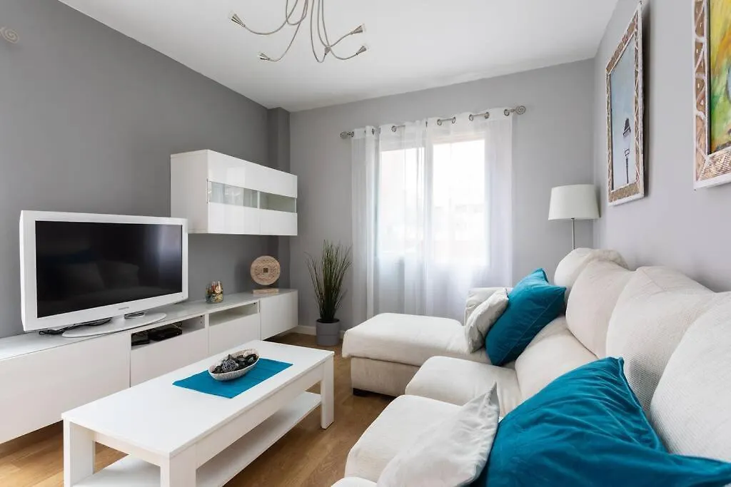 Calido Apartamento, Piscina, Wi-Fi 坎德拉里亚 0*,